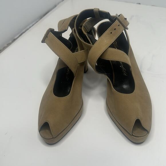 KARL LARGERFELD SAND TAN SUEDE PEEP TOE CrissCross STRAPS BACKLESS SANDAL SZ  7M - Picture 3 of 13
